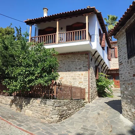 Maion: Traditional House - Old Village Willa *
